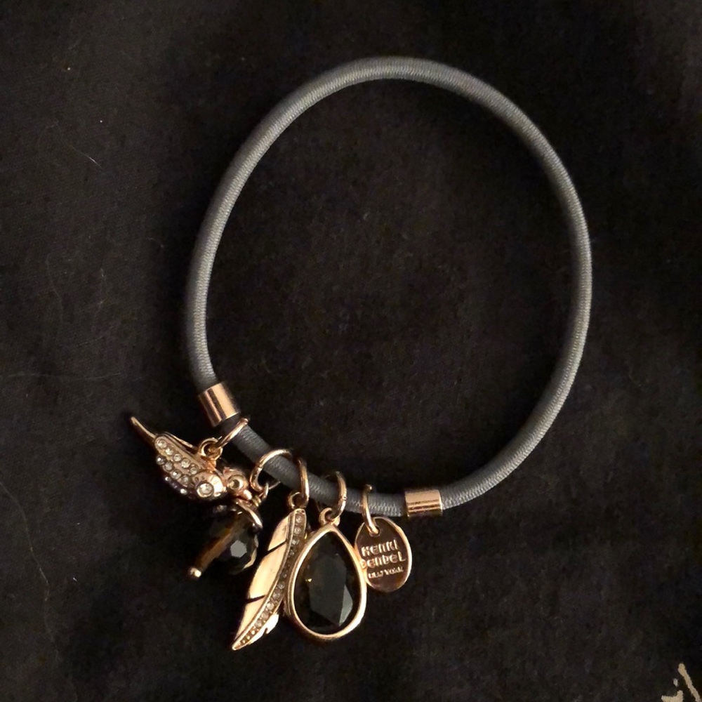 Henri Bendel hair accessory